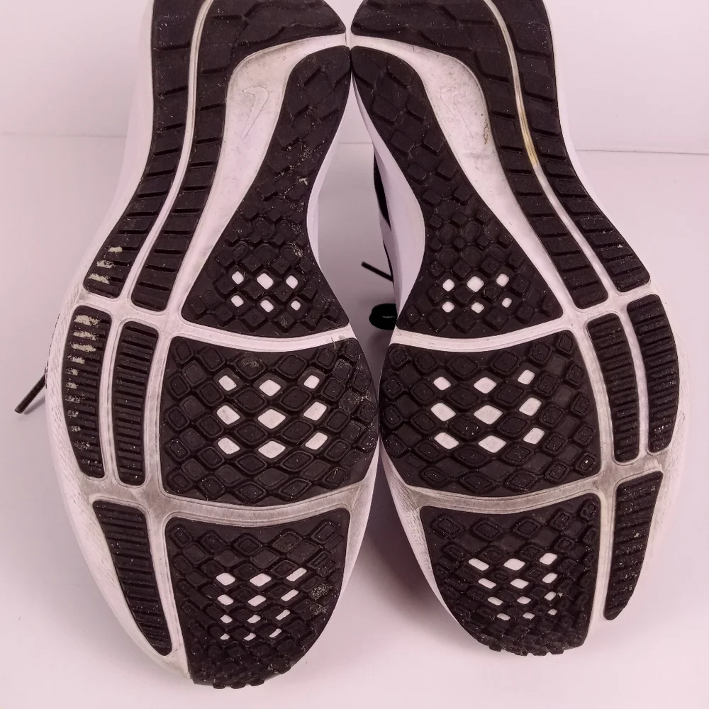 Nike Black and White Women's Pegasus 40 Running Shoes